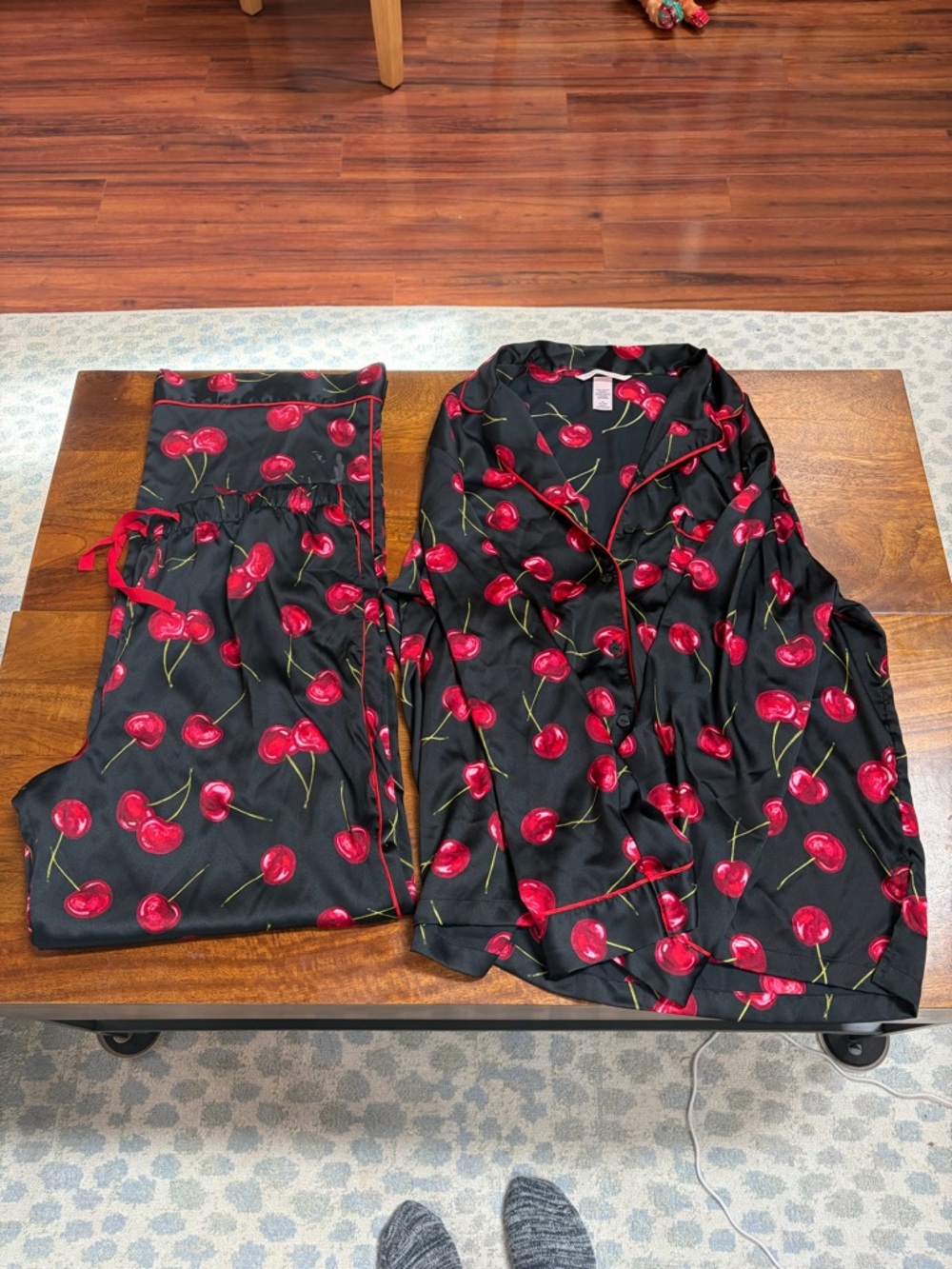 Victoria's Secret Black Cherry Print Sleep Set